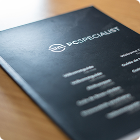 PCSpecialistin Welcome Booklet -ohjekirja
